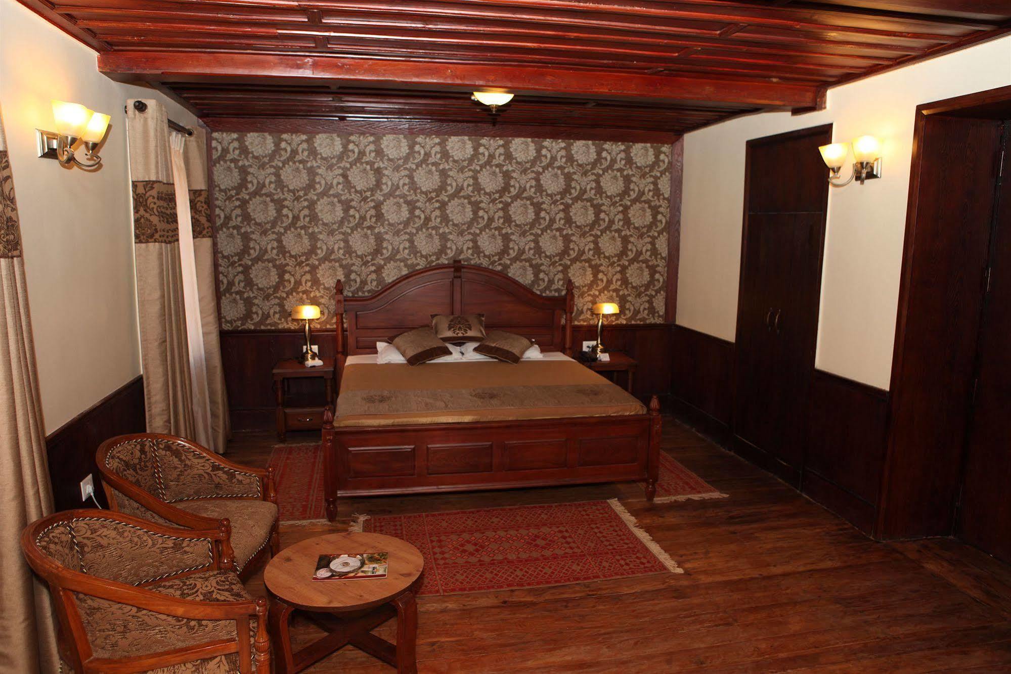 Hotel Chevron Fairhavens, Nainital Esterno foto
